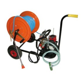 KIT MOTOPOMPA CON CARRELLO AVVOLGITUBO 2HP COD. 6128010 KIT MOTOPOMPA CON CARRELLO AVVOLGITUBO 2HP COD. 6128010