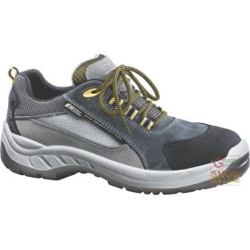 SCARPA BASSA IN CROSTA SCAMOSCIATA  SUOLA IN POLIURETANO BIDENSITÀ  PUNTALE IN ALLUMINIO  LAMINA IN COMPOSITO SCARPA BASSA IN CROSTA SCAMOSCIATA SUOLA IN POLIURETANO