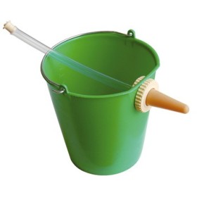 SECCHIO CON POPPATOIO IN PLASTICA PER VITELLI SECCHIO CON POPPATOIO IN PLASTICA PER VITELLI