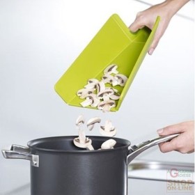 FACKELMANN TAGLIERE VERDE MULTIFUNZIONE PREMENDO IL MANICO FACKELMANN TAGLIERE VERDE MULTIFUNZIONE PREMENDO IL MANICO