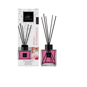 DIFFUSORE CUBO DI FRAGRANZA PER AMBIENTI PETALI DI MAGNOLIA CON 12 BASTONCINI ML. 100 DIFFUSORE CUBO DI FRAGRANZA PER AMBIENTI PETALI DI MAGNOLIA CON 12 BASTONCINI ML. 100