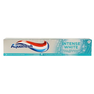 Aquafresh Intense Whitening La sua formula doppia azione aiuta a dissolvere le macchie e a prevenirne di nuove, senza rovinare 