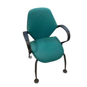 SEDIA INTERLOCUTORE PER UFFICIO CON BRACCIOLI IN TESSUTO VERDE SEDIA INTERLOCUTORE PER UFFICIO CON BRACCIOLI IN TESSUTO VERDE