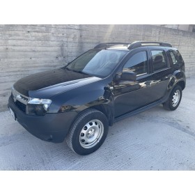 Dacia Duster 1.6 110CV 4x4 Lauréate 4WD Benzina Perfetta 2011 110CV Dacia Duster 1.6 110CV 4x4 Lauréate 4WD Benzina Perfetta 2011 110CV